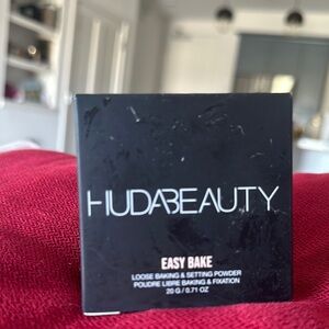 Huda Beauty Easy Bake Loose Powder - Banana Bread